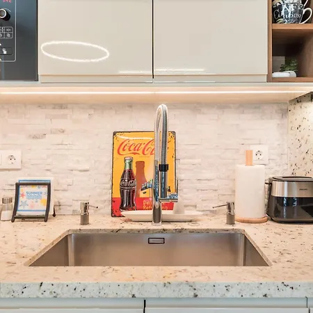 Apartment A - Lifestyle *
