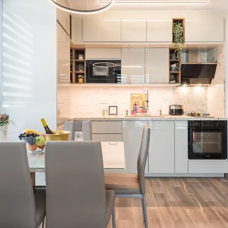 A - Lifestyle Apartment *